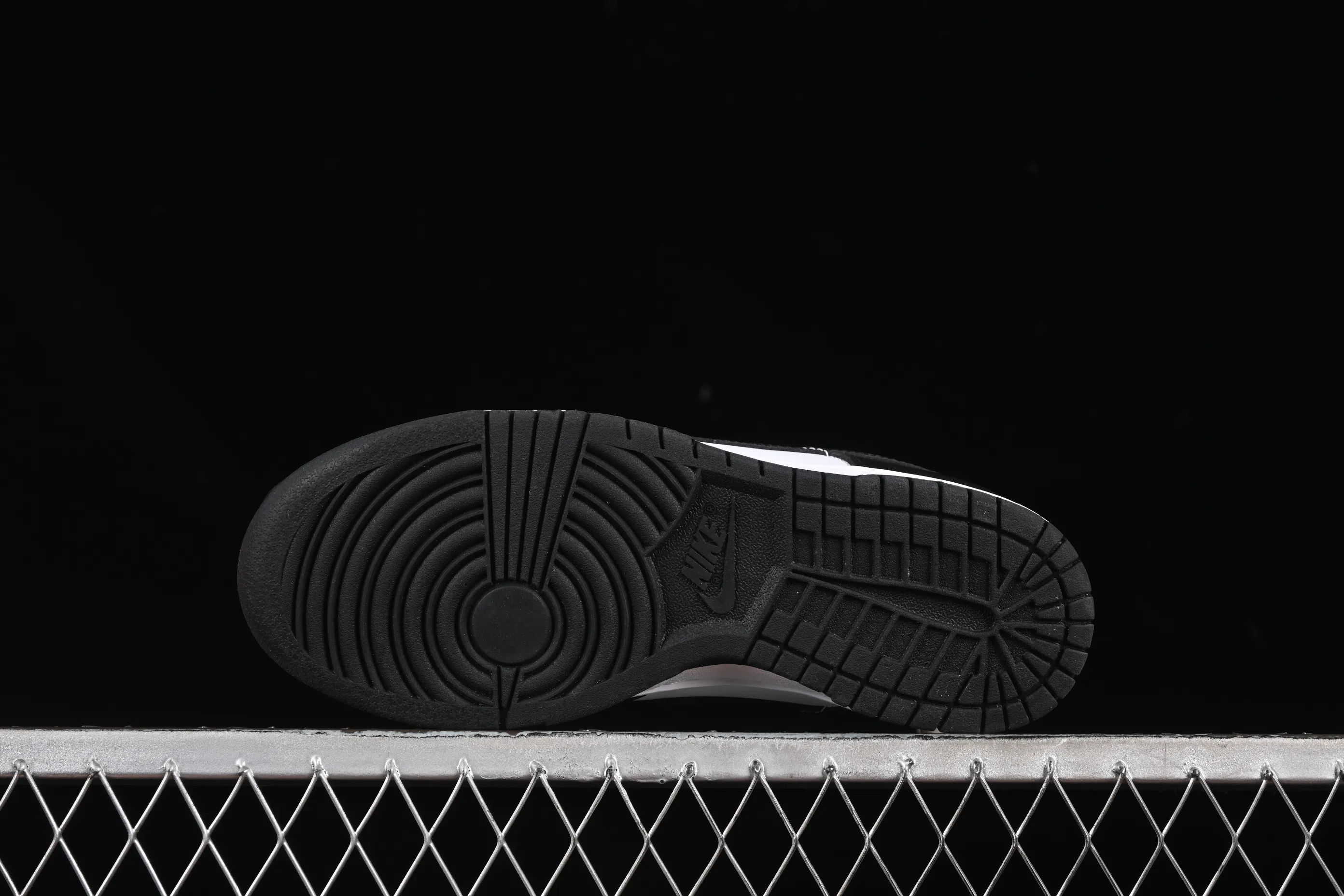All categories Nk SB Dunk series Nk SB Dunk Low low-top sneakers Nike SB Dunk Low classic black and white low-top casual sneakers HF5441-100